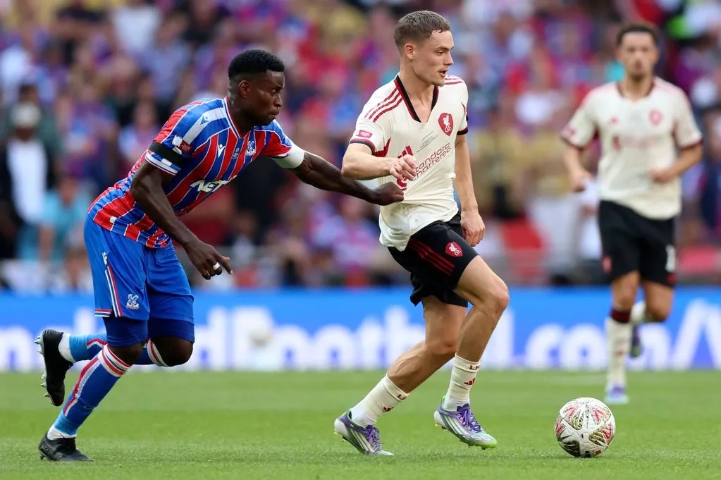 英媒：输掉社区盾暴露利物浦多个问题，加强防线比买伊萨克更迫切