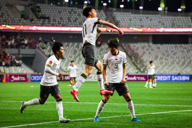 【U20亚洲杯】王钰栋传射 中国5比2两连胜提前出线
